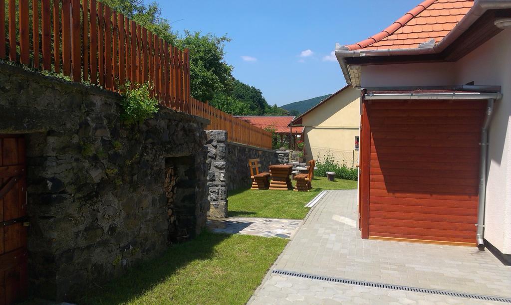 Macskakő Vendégház Somoskoujfalu Exterior foto
